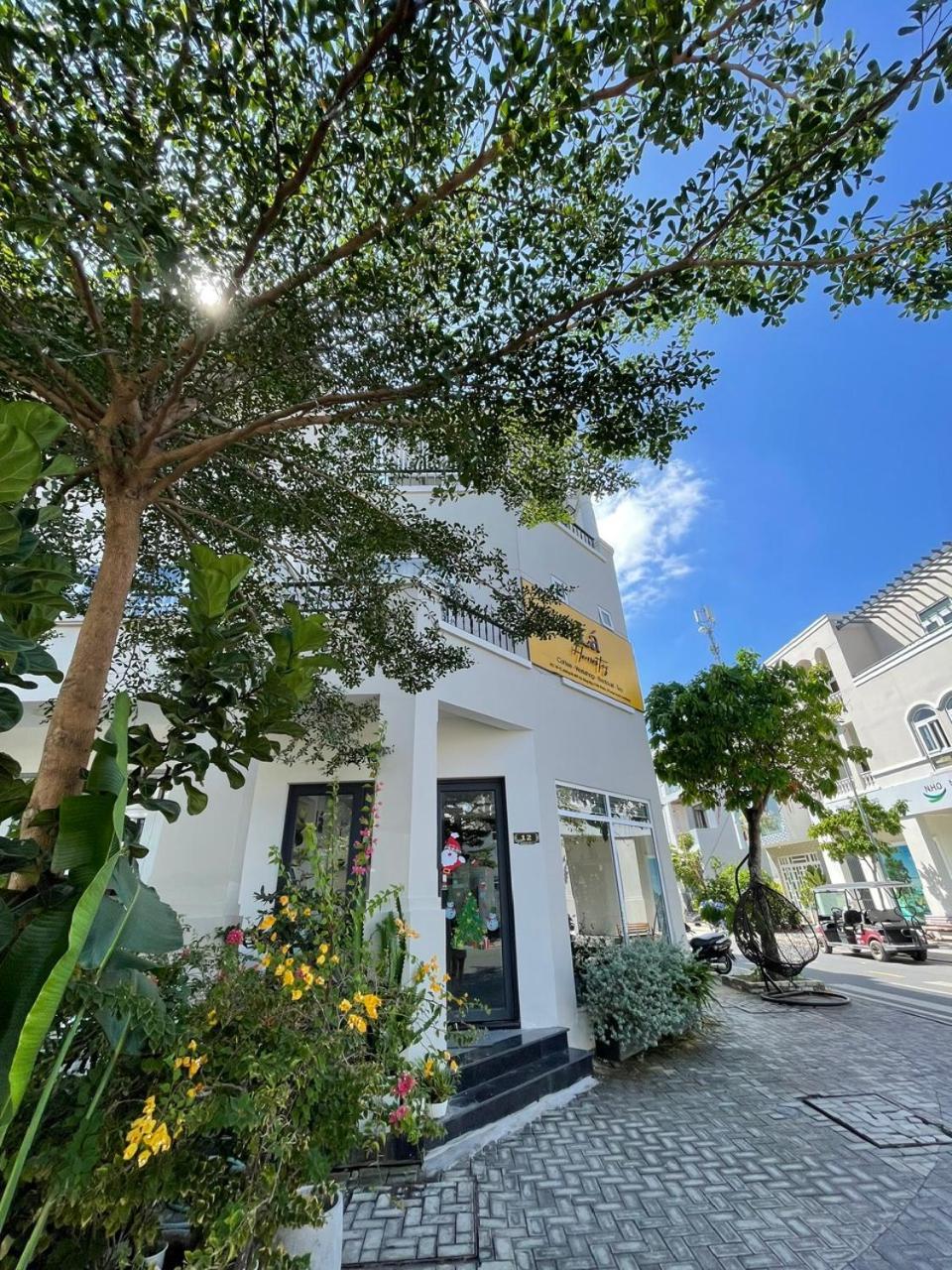 La Homestay Long Xuyen Exterior photo